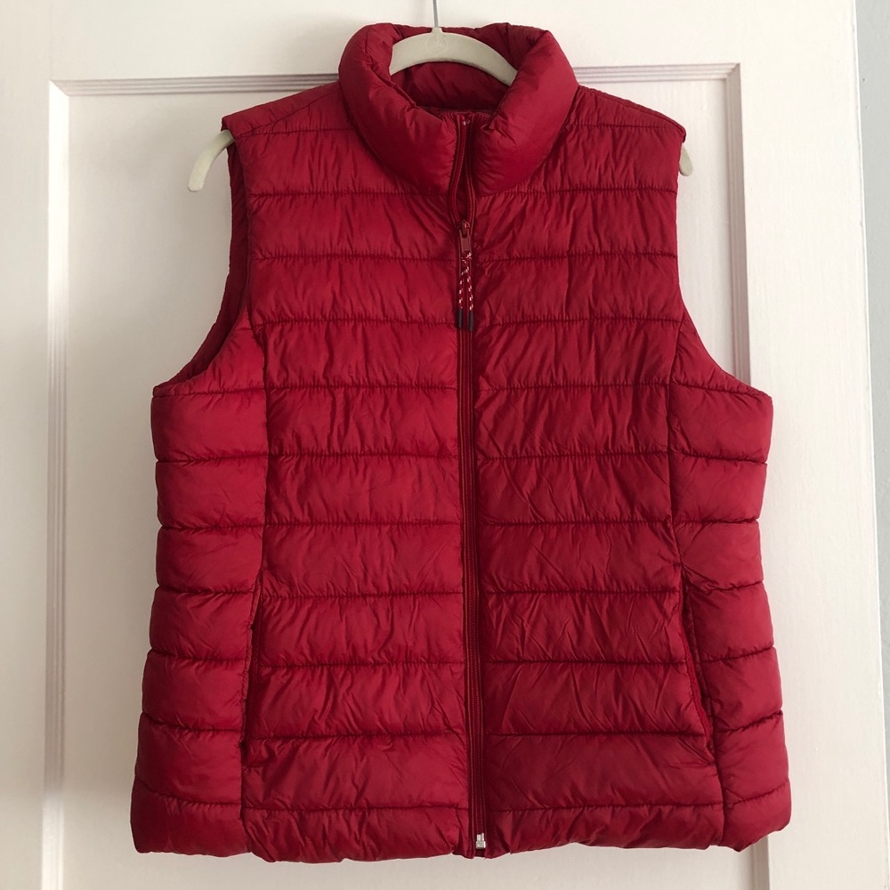 NEW! GAP red vest!
